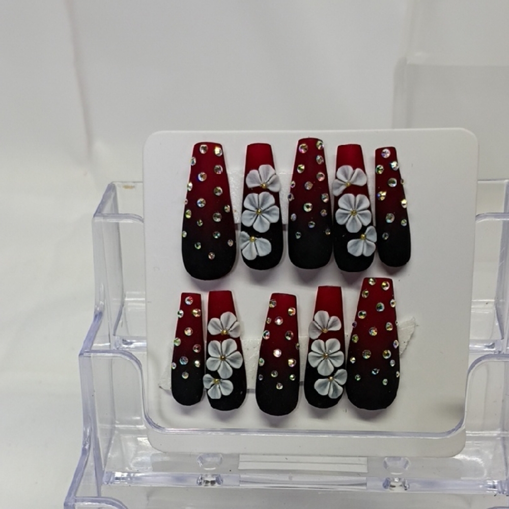 Elegant Red and Black Floral Nail Set
